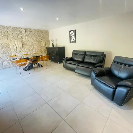 Maison En Pierre De Caen Charmante Et Confortable Et Sa Terrasse Privative Entre Terre Et *