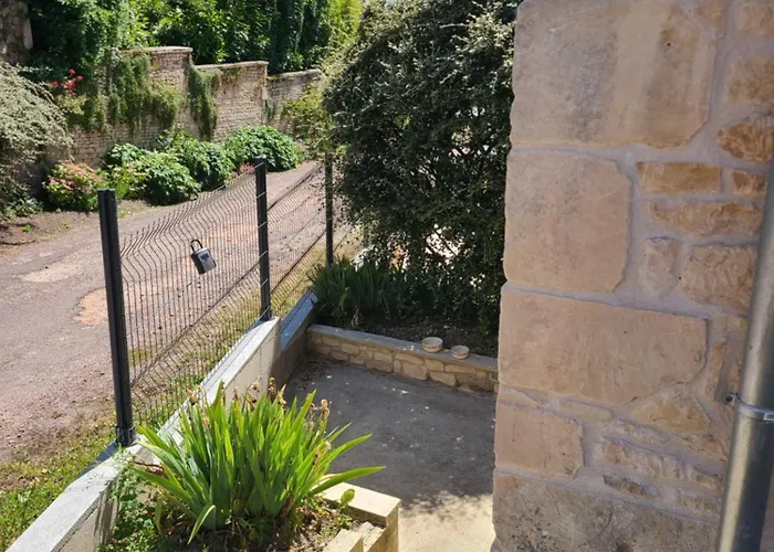 Maison En Pierre De Caen Charmante Et Confortable Et Sa Terrasse Privative Entre Terre Et *